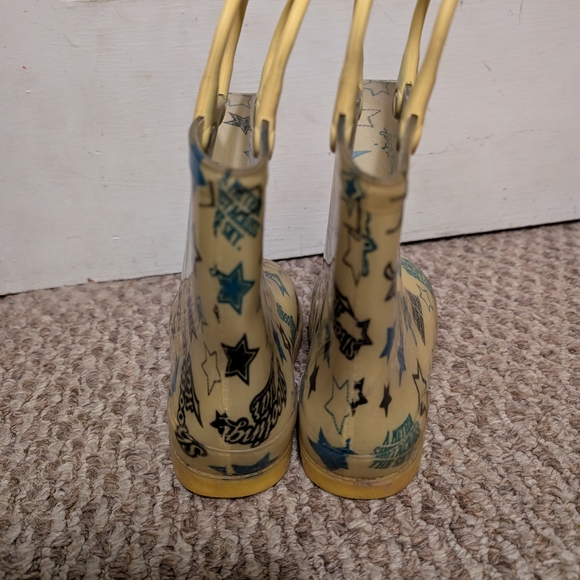 Kids Yellow Star Print Rain Boots - Picture 6 of 6